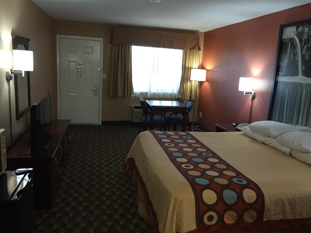Мотель Super 8 By Wyndham Bastrop Tx Екстер'єр фото
